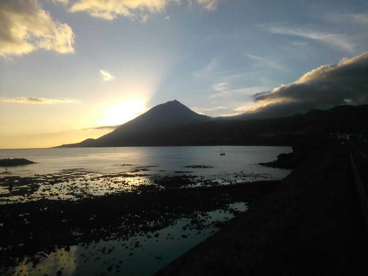 Casa Da Ribeira Bed & Breakfast Lajes do Pico Exterior photo